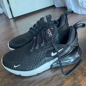 Black Nike Air Max 270